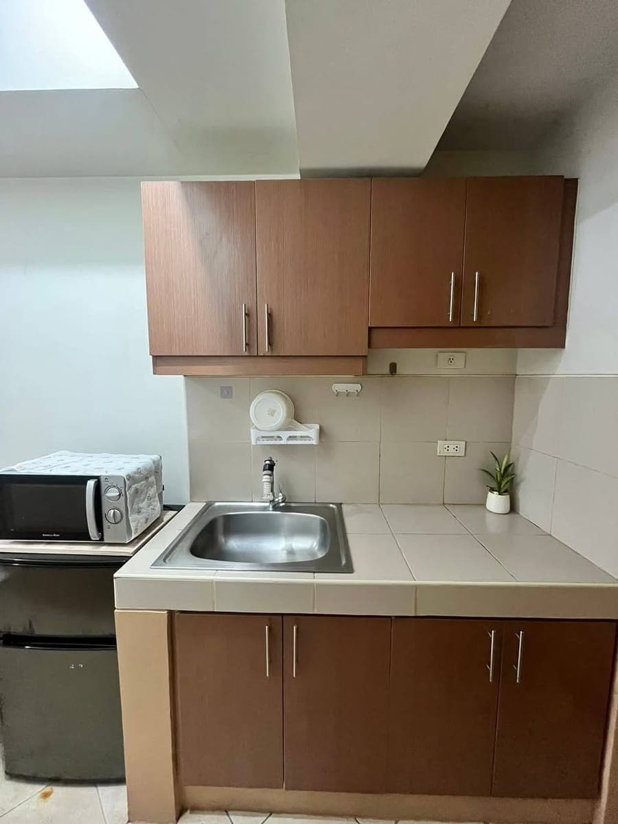 [FOR RENT: FULLY FURNISHED CONDO UNIT NEAR DLSU] 🎓 - photo 2