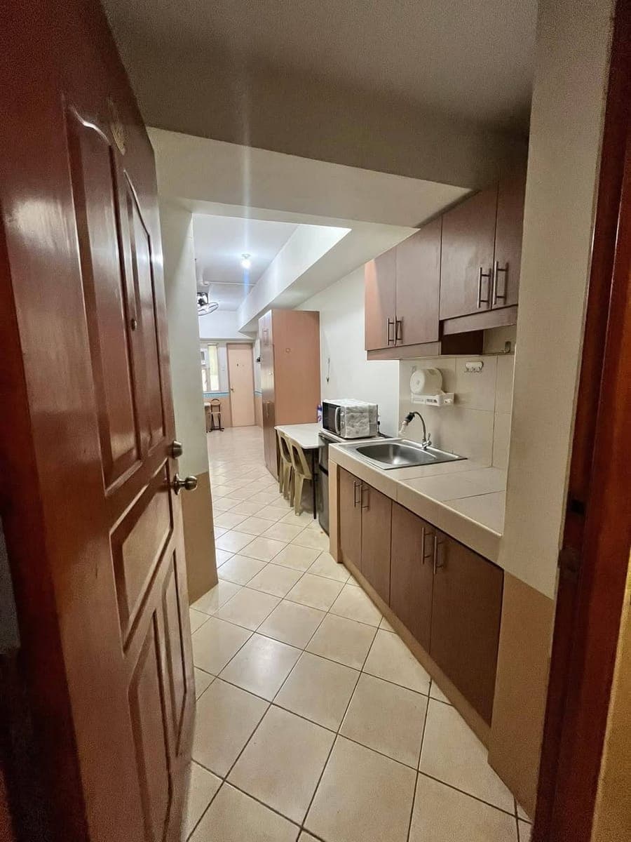 [FOR RENT: FULLY FURNISHED CONDO UNIT NEAR DLSU] 🎓 - photo 3