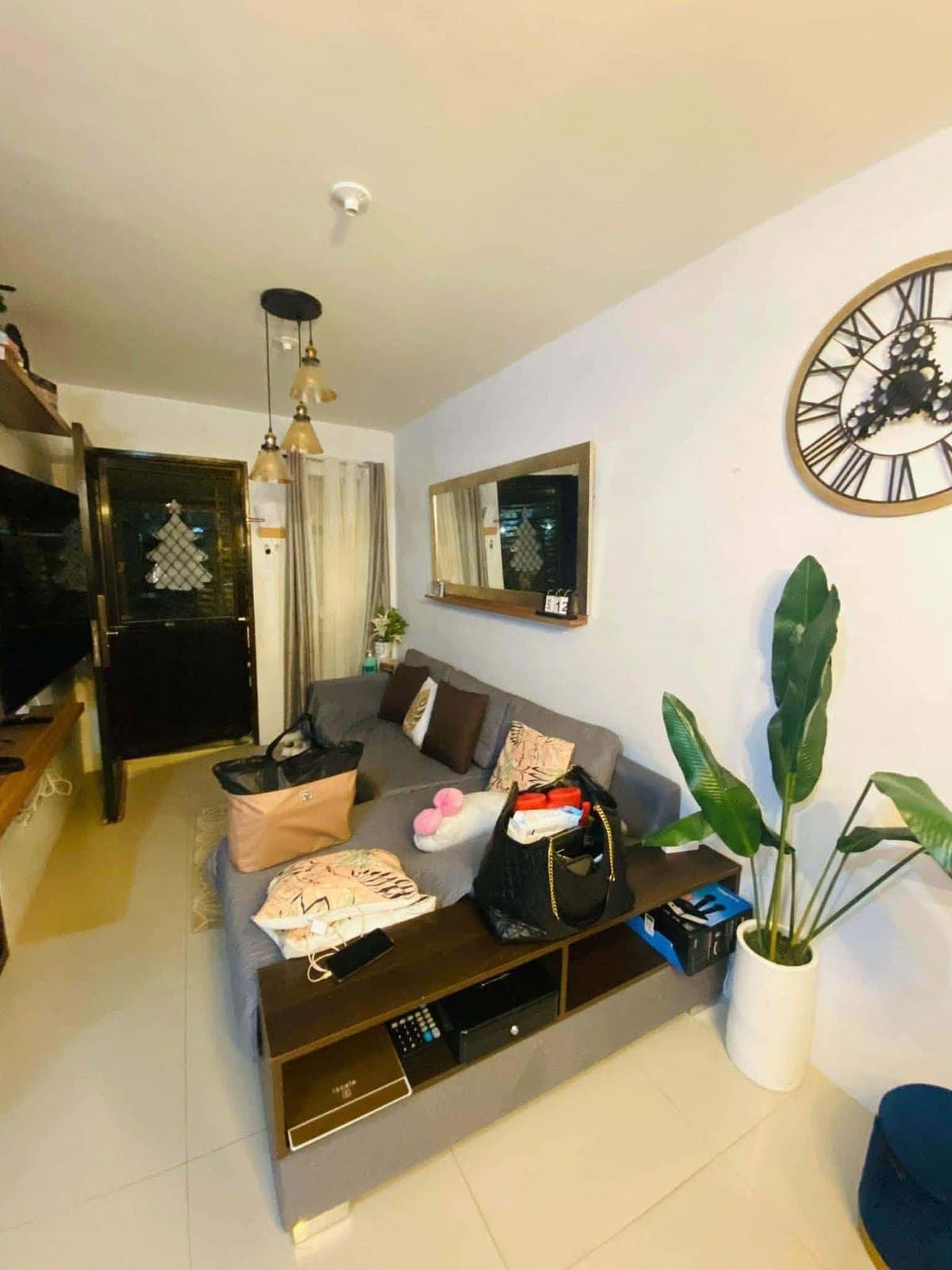 For Sale/ RENT-TO-OWN (including mga gamit) for 3.6M - photo 1