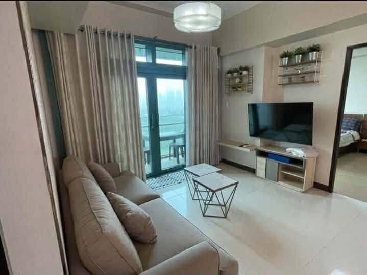 For rent  2 bedroom unit at bgc - photo 1