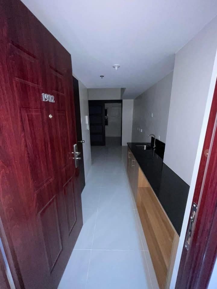 🏢 FOR RENT – 1BR Bare Unit - photo 1