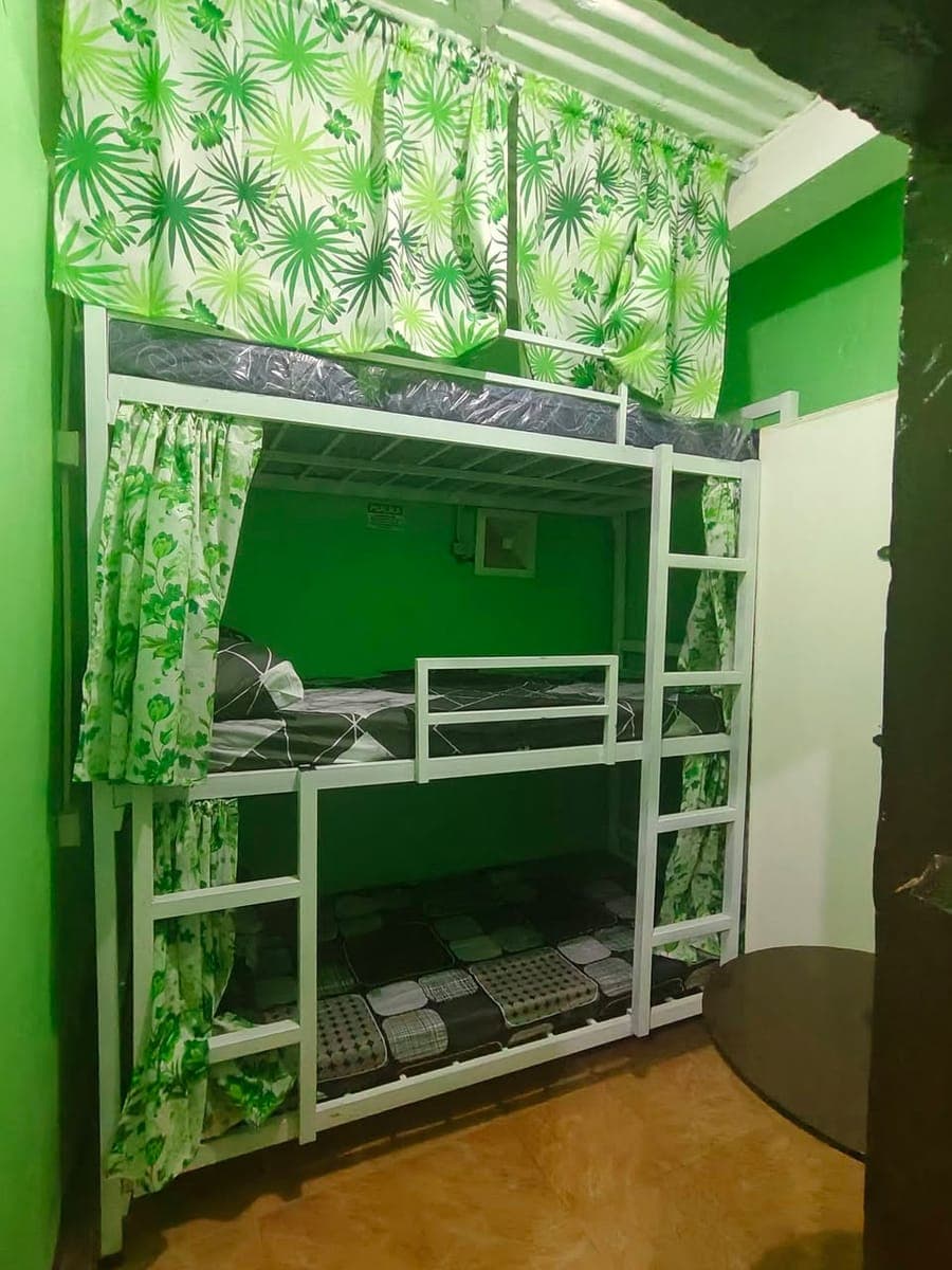 FEMALE BEDSPACE AVAILABLE!💁💁 - photo 2