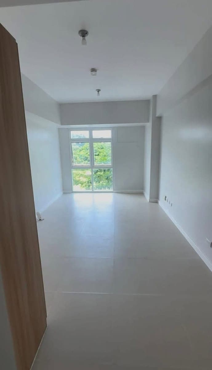 FOR RENT : PARK CASCADES STUDIO UNIT - photo 1