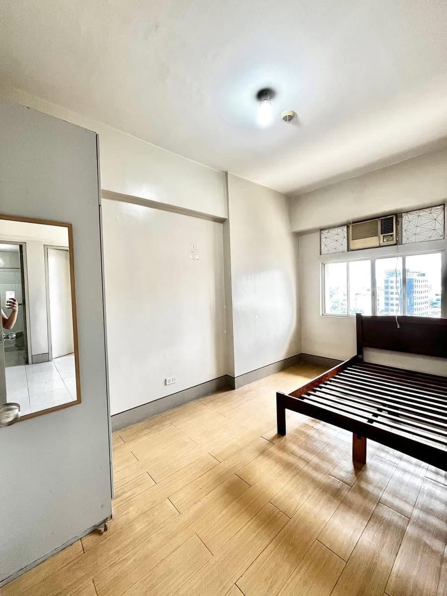 FOR RENT: 50SQM 2BR CONDO UNIT WITH PARKING AT SAN JUAN CITY FOR  ₱26K/MONTH‼️ - photo 2