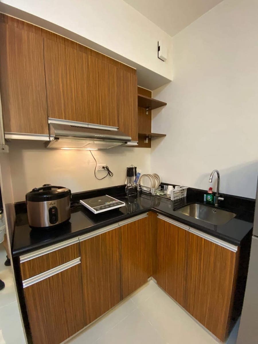 23 Sq.m Studio Unit for Rent w/ breath taking overview of the City of Manila Located at the 30th floor of the Bldg. - photo 5