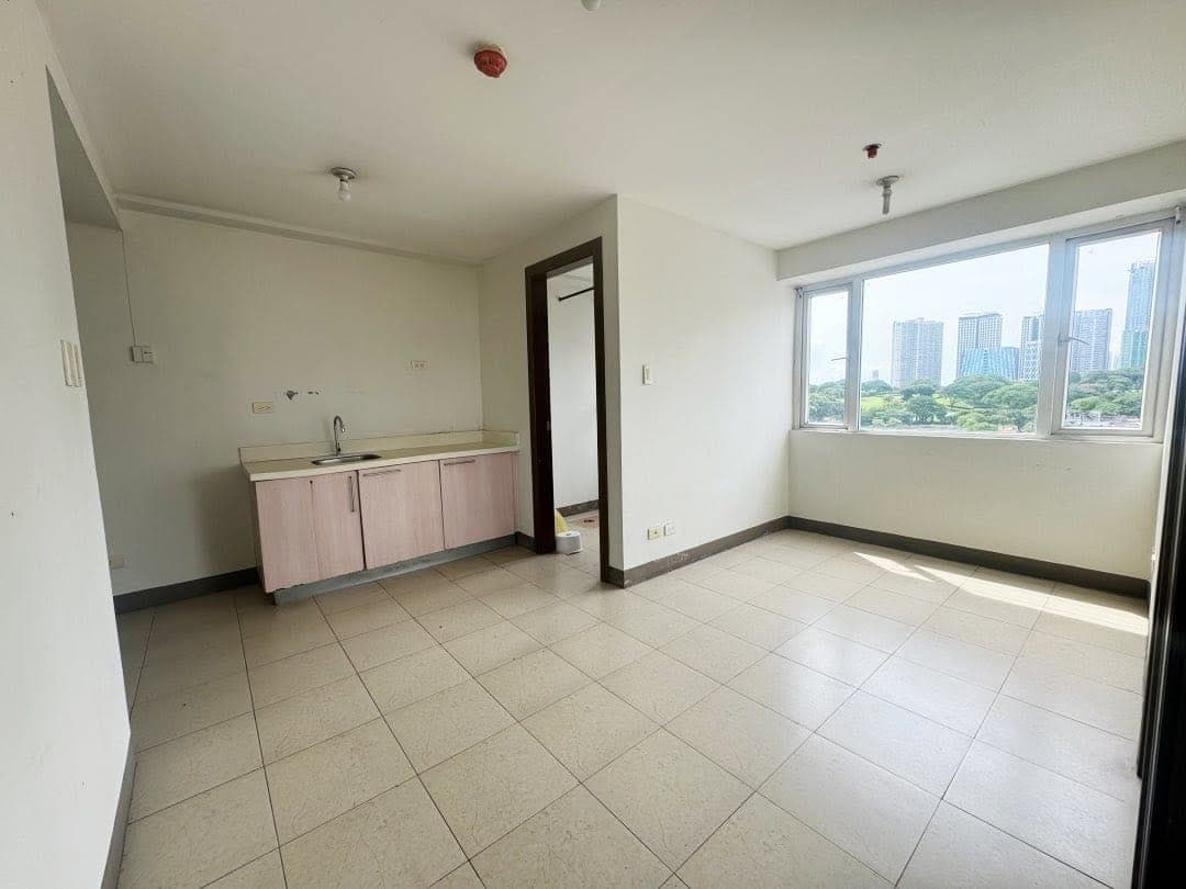 ❗️20,000 MONTHLY 2 BEDROOM UNIT FOR RENT AT RIDGEWOOD TOWERS TAGUIG❗️ - photo 2