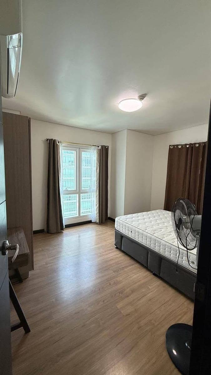 For Rent Two Serendra - Sequioa - photo 5