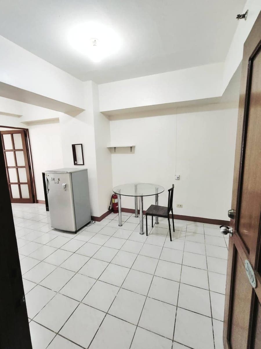 ⚪ FOR RENT 1BED ROOM CONDO UNIT - photo 1