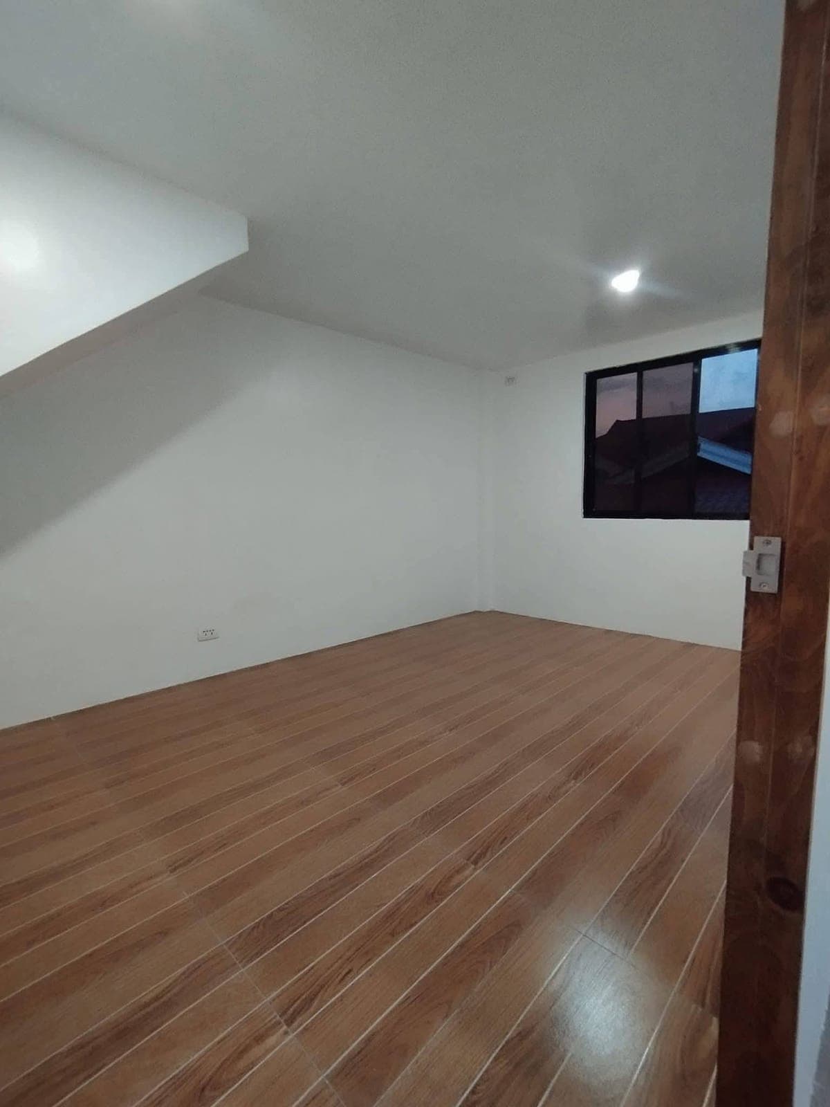 2-Bedrooms: ₱20,000/month - photo 1