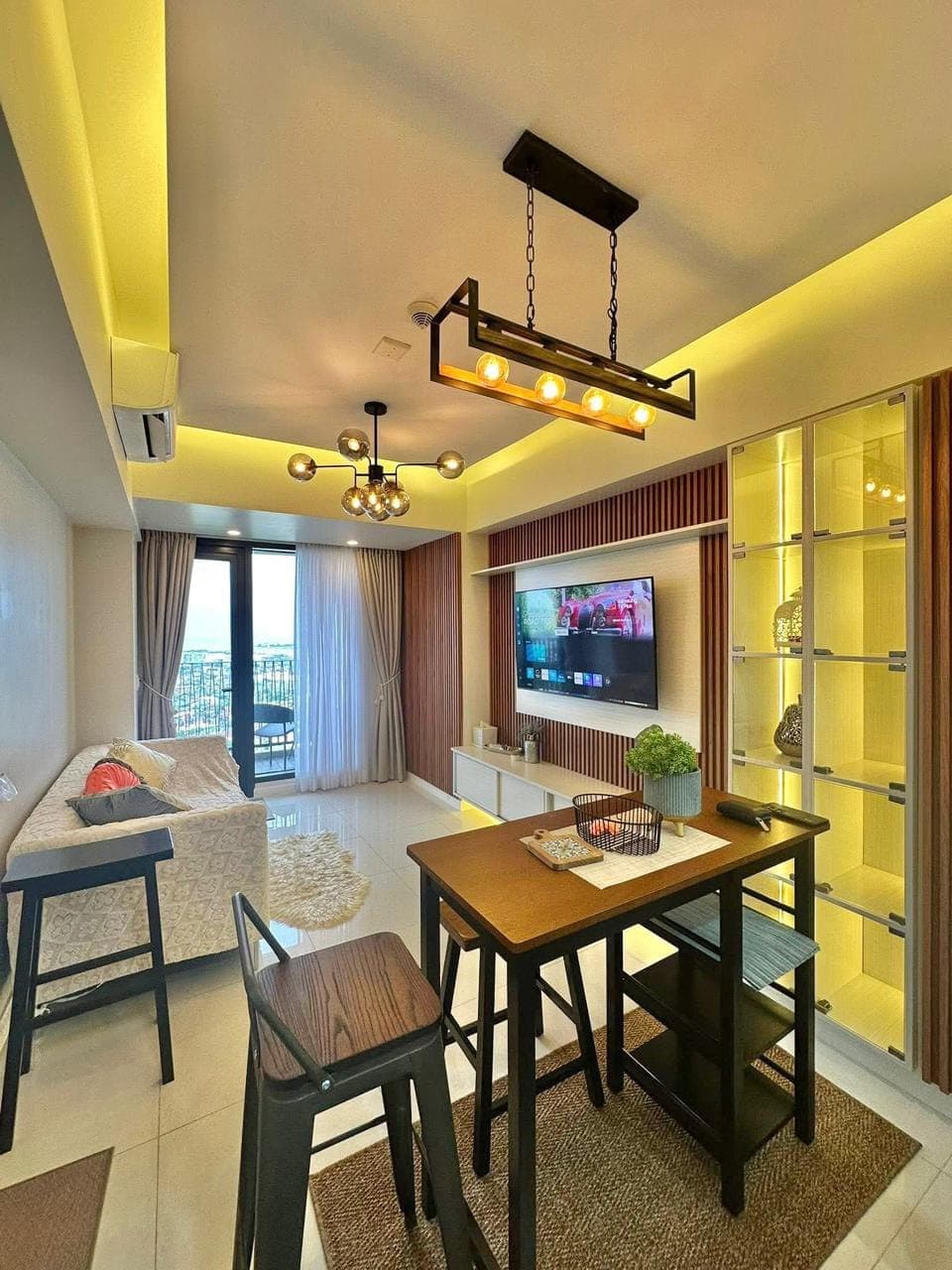 For Rent: 1 Bedroom Unit with balcony at  Mandani Bay Suites 💥 - photo 2