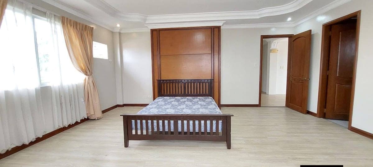 👉𝐅𝐨𝐫 𝐑𝐞𝐧𝐭 𝐎𝐯𝐞𝐫𝐥𝐨𝐨𝐤𝐢𝐧𝐠 𝐇𝐨𝐮𝐬𝐞 𝐰𝐢𝐭𝐡 𝐒𝐰𝐢𝐦𝐦𝐢𝐧𝐠 𝐩𝐨𝐨𝐥 𝐢𝐧 𝐓𝐚𝐥𝐚... - photo 1