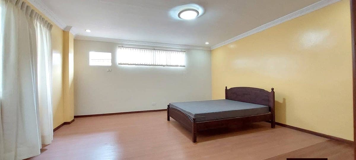 👉𝐅𝐨𝐫 𝐑𝐞𝐧𝐭 𝐎𝐯𝐞𝐫𝐥𝐨𝐨𝐤𝐢𝐧𝐠 𝐇𝐨𝐮𝐬𝐞 𝐰𝐢𝐭𝐡 𝐒𝐰𝐢𝐦𝐦𝐢𝐧𝐠 𝐩𝐨𝐨𝐥 𝐢𝐧 𝐓𝐚𝐥𝐚... - photo 3