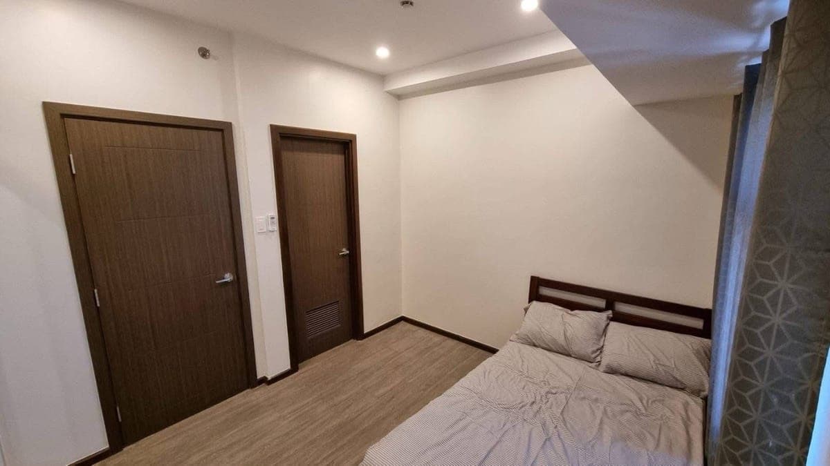 Looking for a move-in ready home where everything is handled? This fully furnished 1-BR unit at Robi... - photo 3