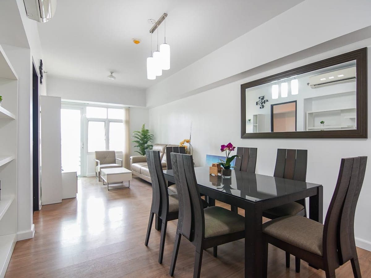 **✨ AVAILABLE FOR LEASE! 1BR in Two Serendra Meranti✨** - photo 1
