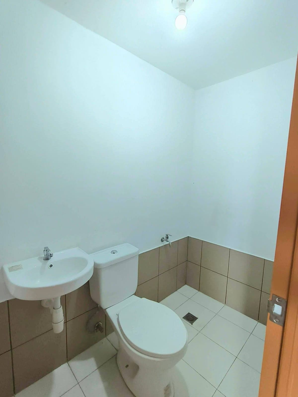 I am looking for a new tenant for newly renovated studio/loft type unit in Santa Isabel Subdvision O... - photo 5