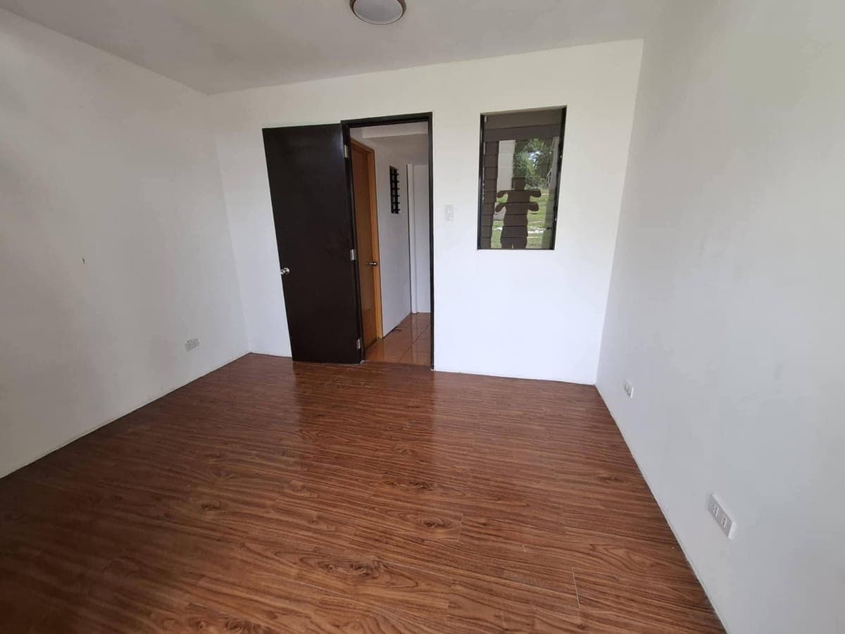 I am looking for a new tenant for newly renovated studio/loft type unit in Santa Isabel Subdvision O... - photo 8