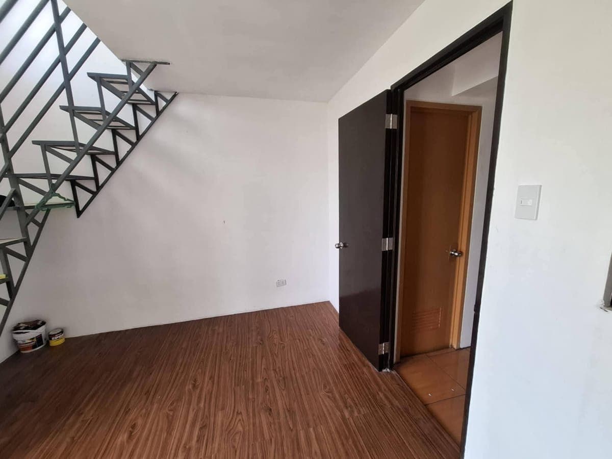 I am looking for a new tenant for newly renovated studio/loft type unit in Santa Isabel Subdvision O... - photo 10