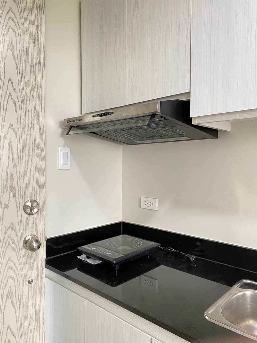 FOR RENT – Studio Unit at Hawthorne Heights Katipunan - photo 3