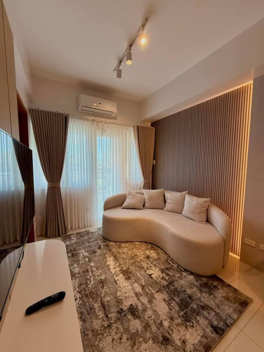 🏢 FOR RENT – Times Square West, BGC - photo 1