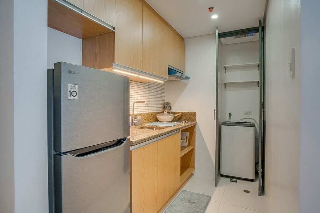 🏢 FOR RENT – Times Square West, BGC - photo 2