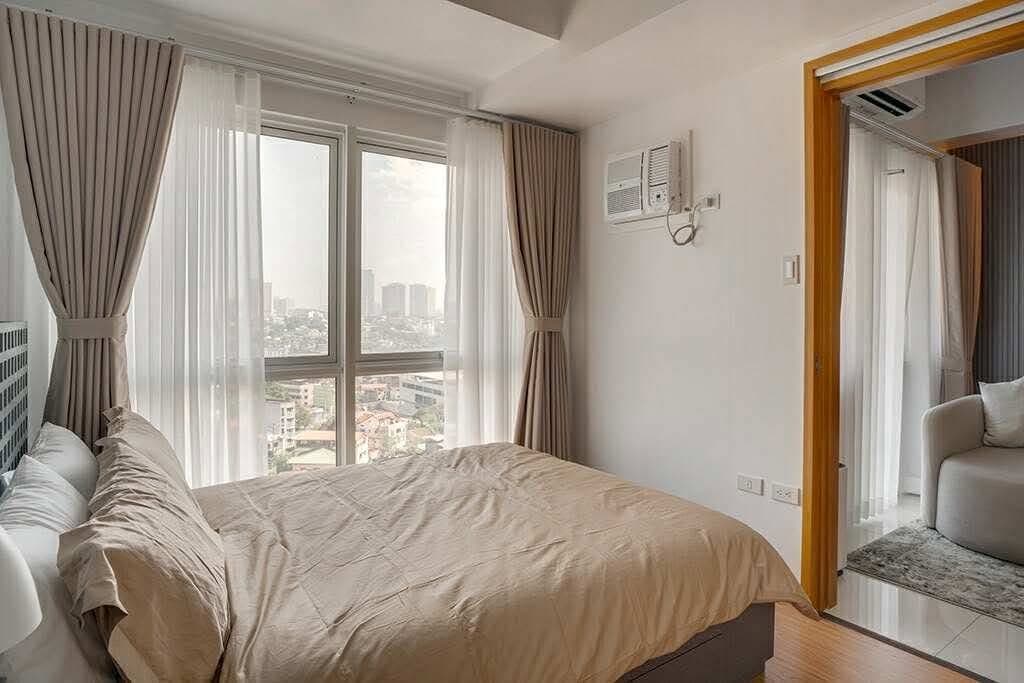 🏢 FOR RENT – Times Square West, BGC - photo 5