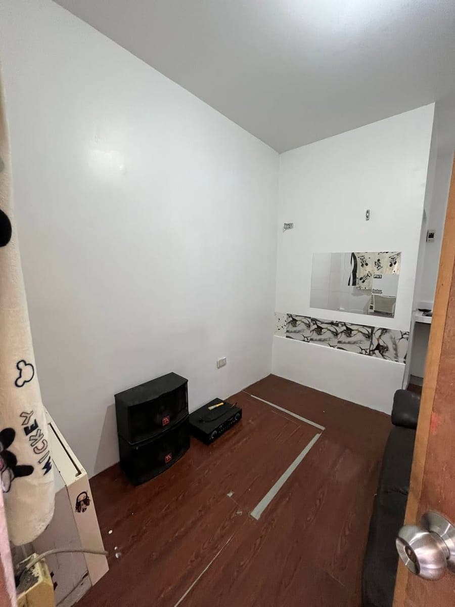 Studio type w/ ac - photo 2
