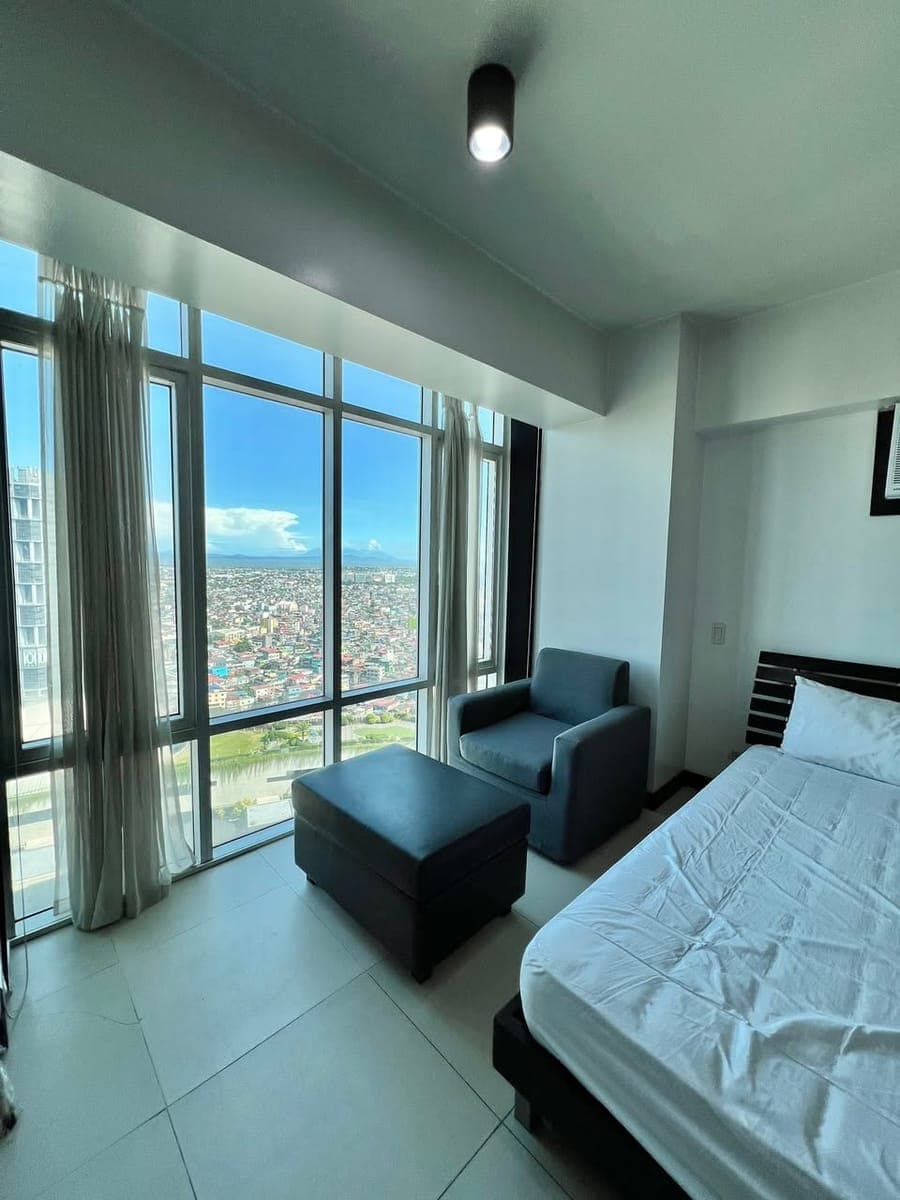 For Lease - photo 1