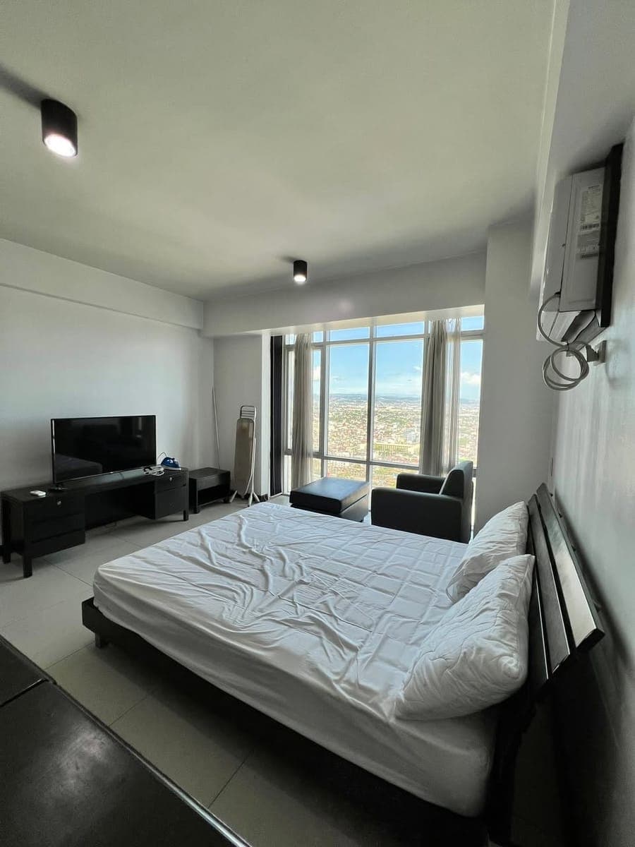 For Lease - photo 4