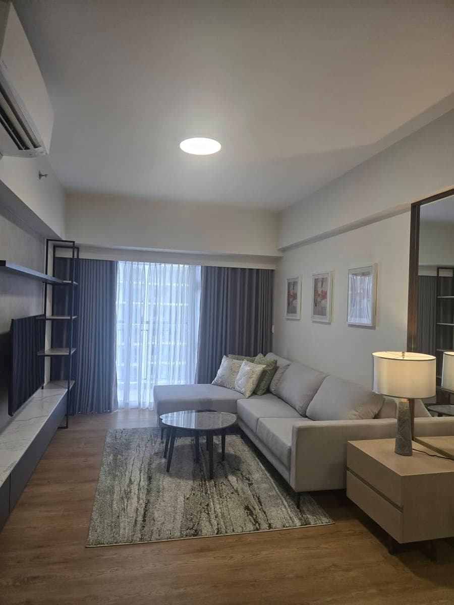 For Lease - photo 1