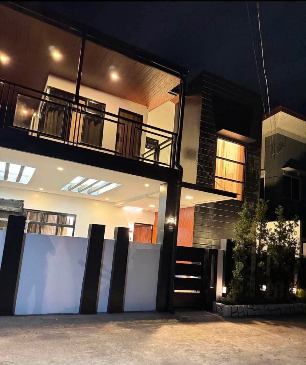 🏡 FOR RENT – Newly Improved Corner House! ✨ - photo 1