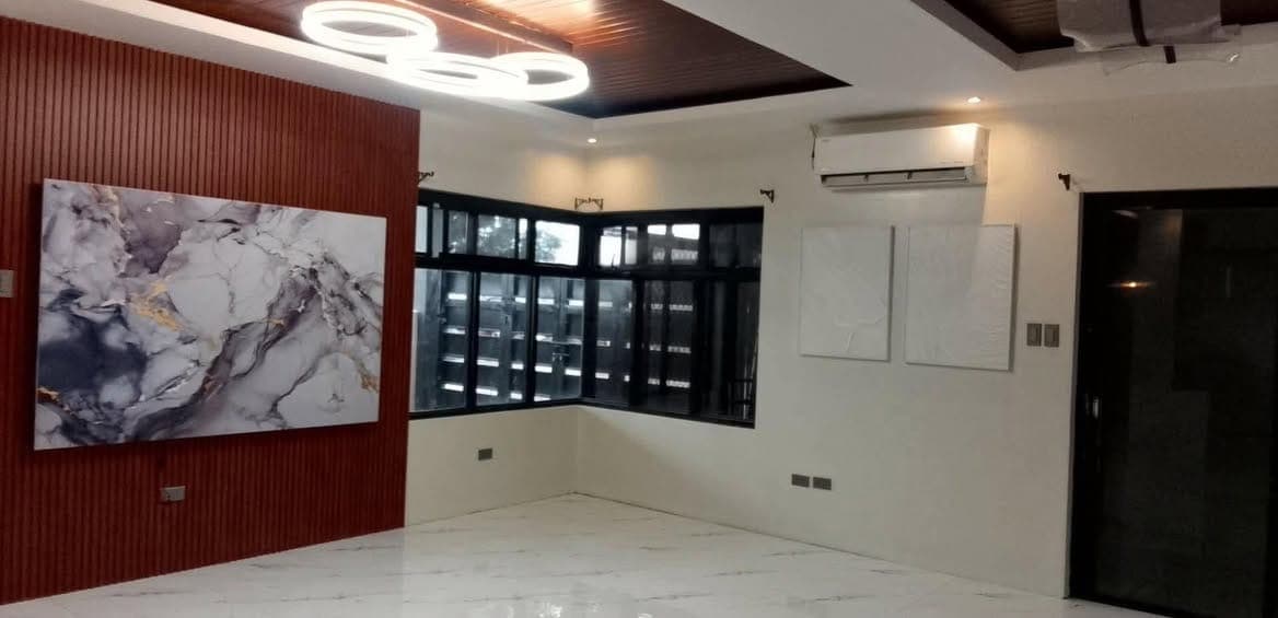 🏡 FOR RENT – Newly Improved Corner House! ✨ - photo 5