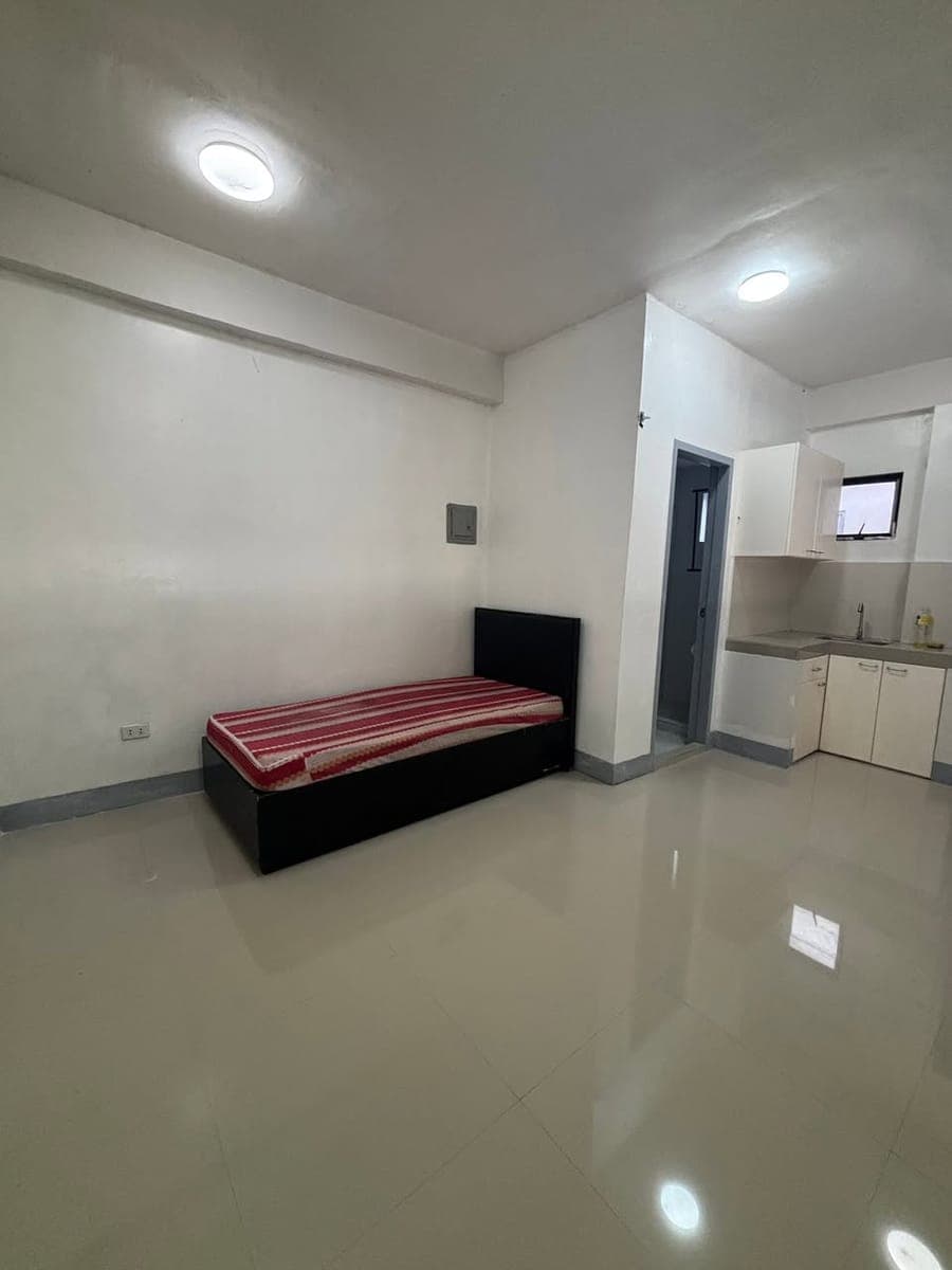Unit for rent 3rdflr 11,000 monthly - photo 3