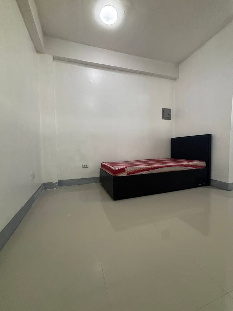 Unit for rent 3rdflr 11,000 monthly - photo 4