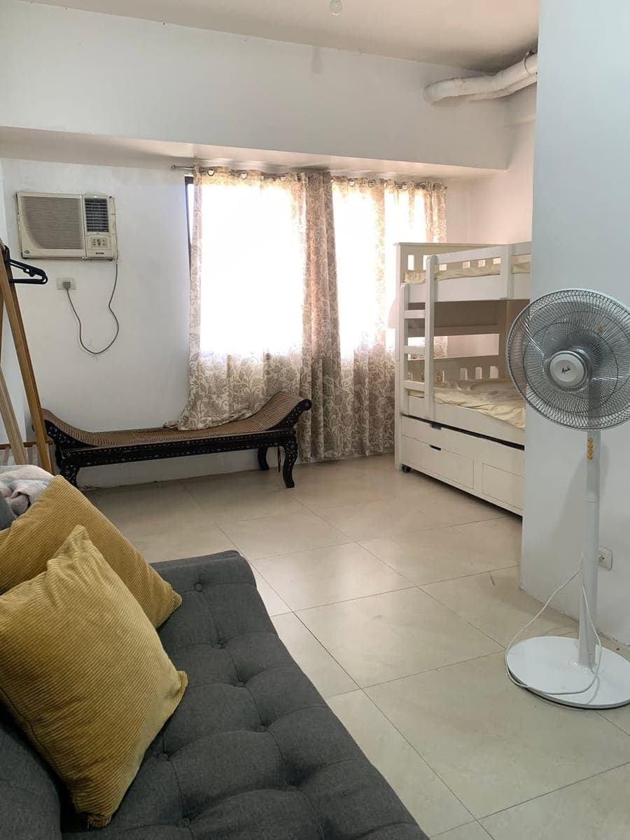 CONDO UNIT FOR RENT IN CUBAO, QUEZON CITY (32 sqm) WITH 1 PARKING SLOT (Parking rent is optional) - photo 1