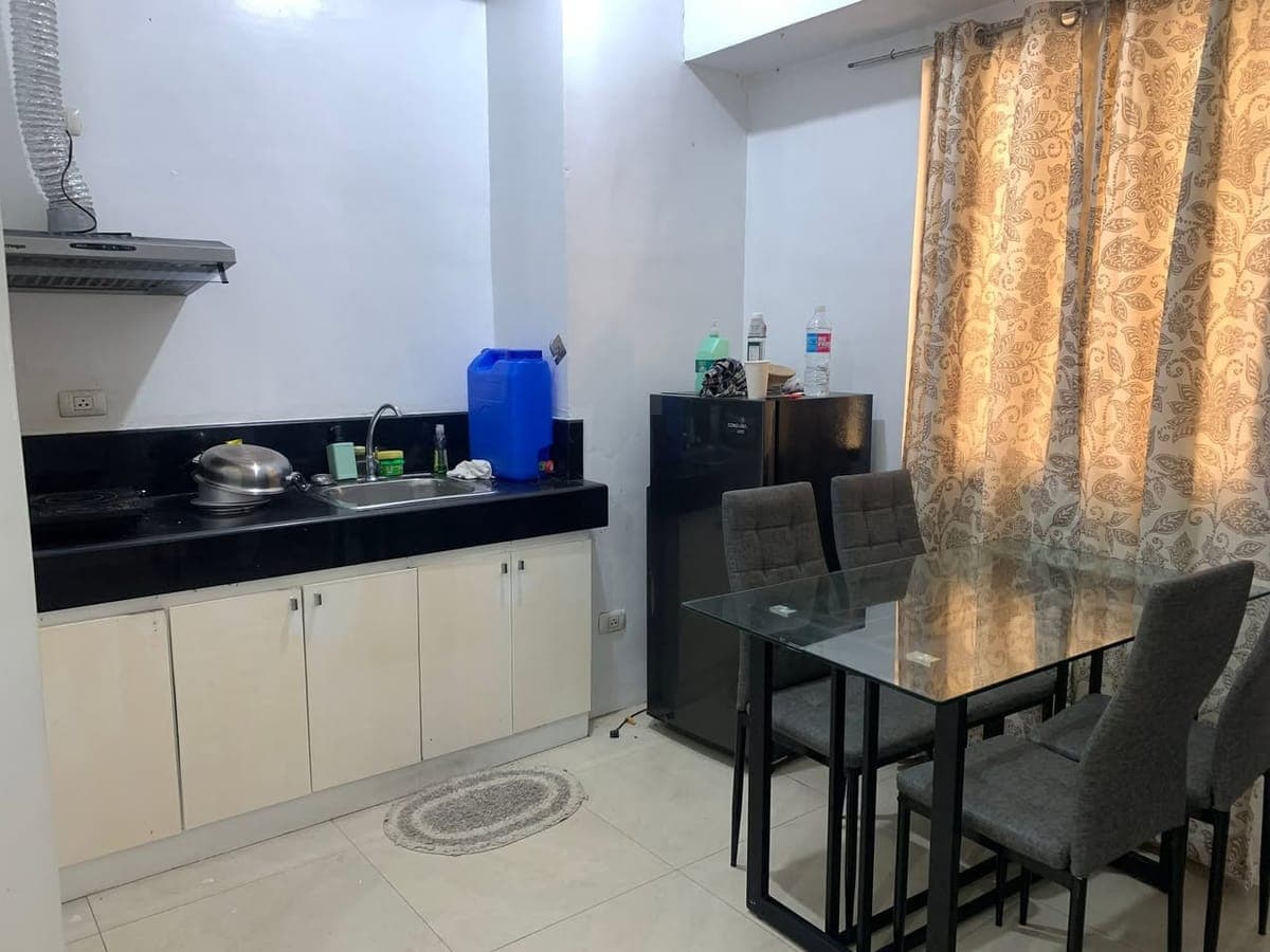 CONDO UNIT FOR RENT IN CUBAO, QUEZON CITY (32 sqm) WITH 1 PARKING SLOT (Parking rent is optional) - photo 2