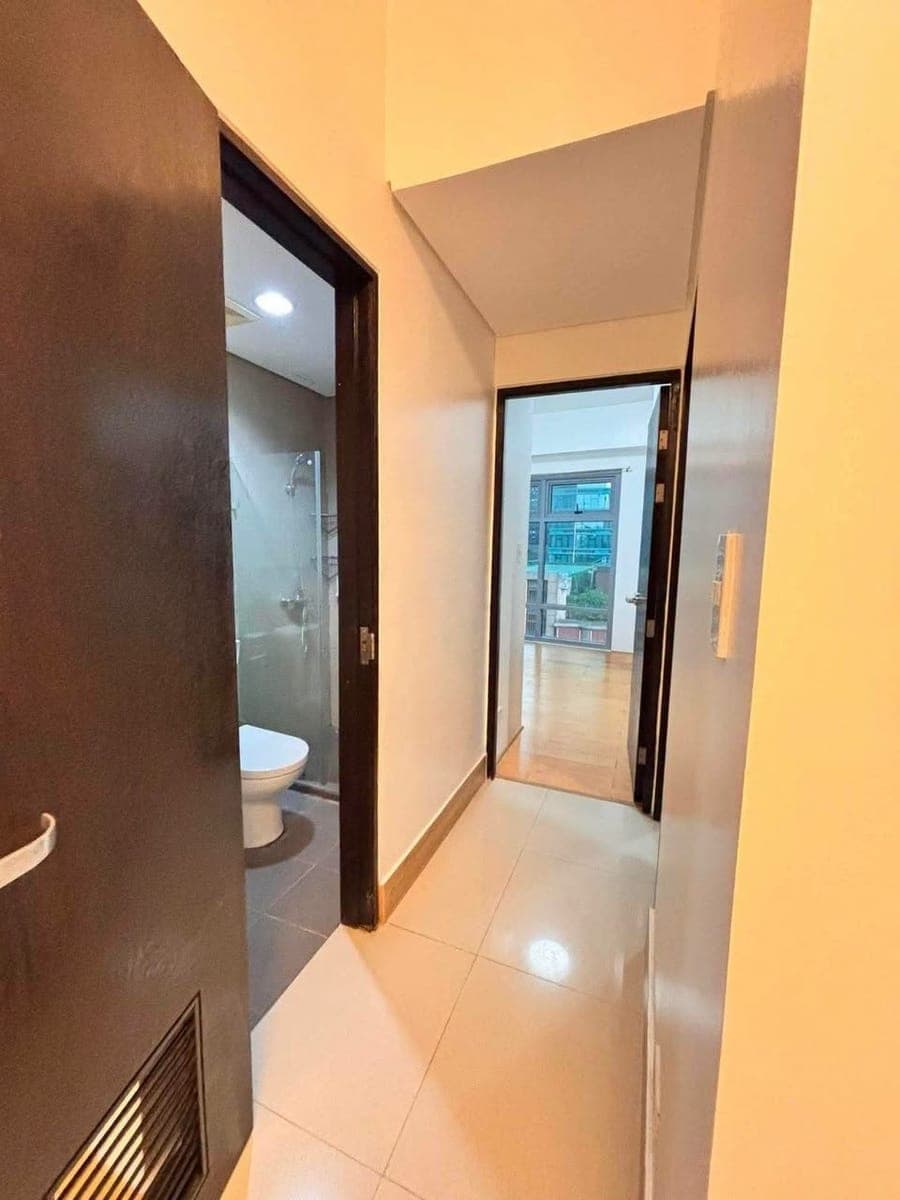 For Lease: 2BR PARKWEST BGC - photo 4