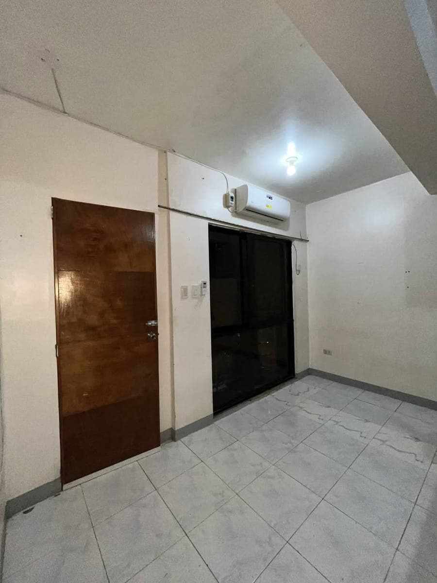STUDIO TYPE APARTMENT for RENT AVAILABLE as of today. - photo 2