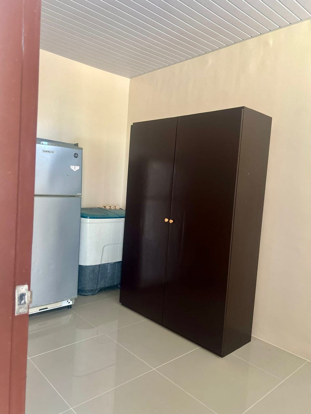 Brand New 1 bedroom and bath with parking area for rent - photo 1