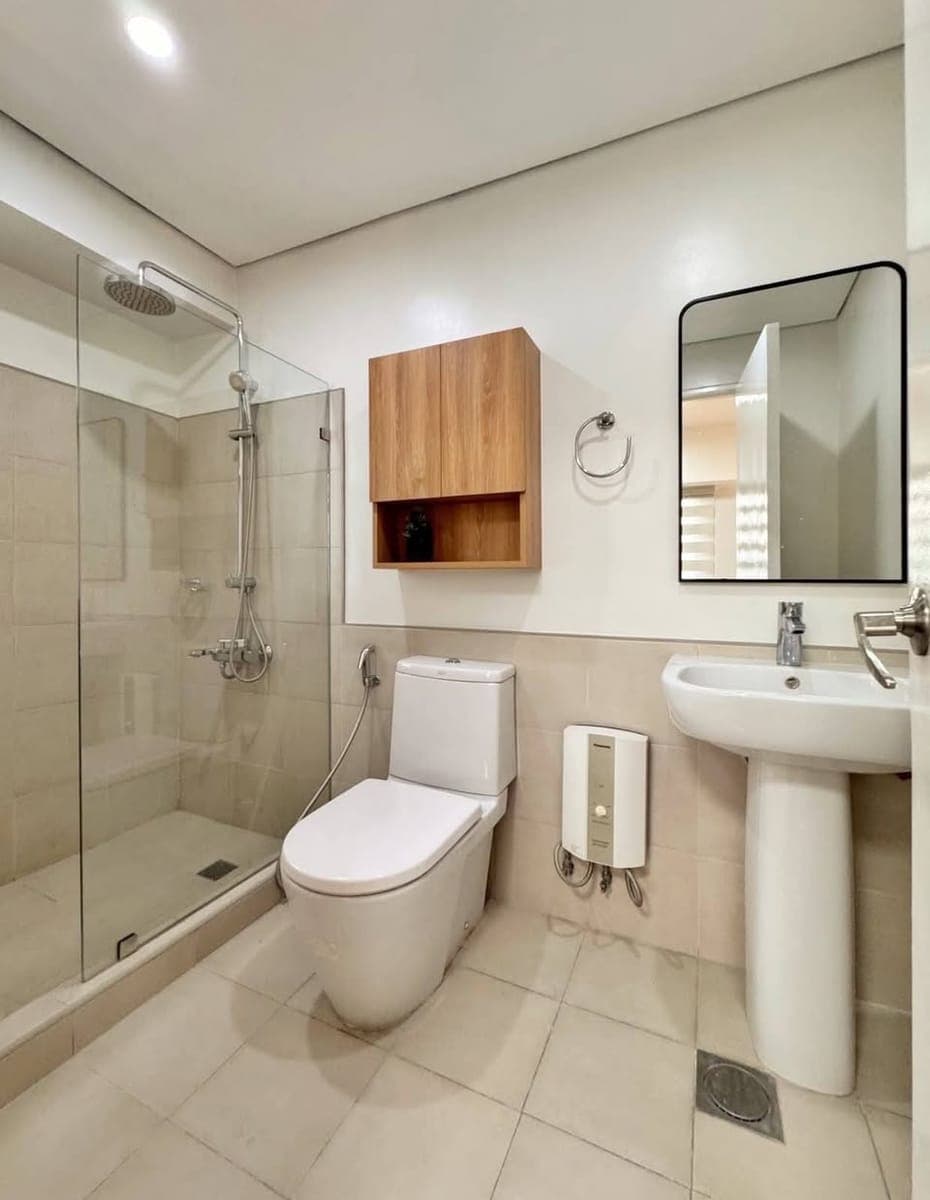For Lease: Fully furnished 3 Bedroom Unit at Two Serendra, BGC - photo 4
