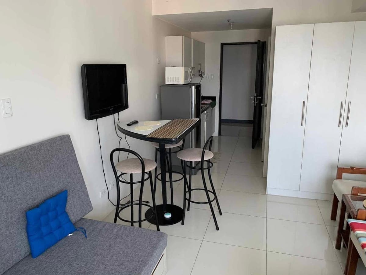 FOR LEASE - photo 1