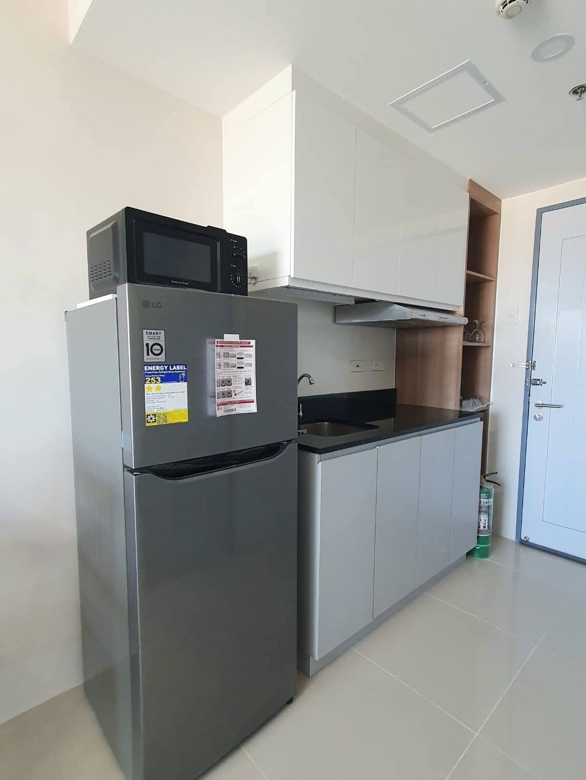 Looking for a clean, modern studio in Mandaue? This might be the one for you! - photo 4