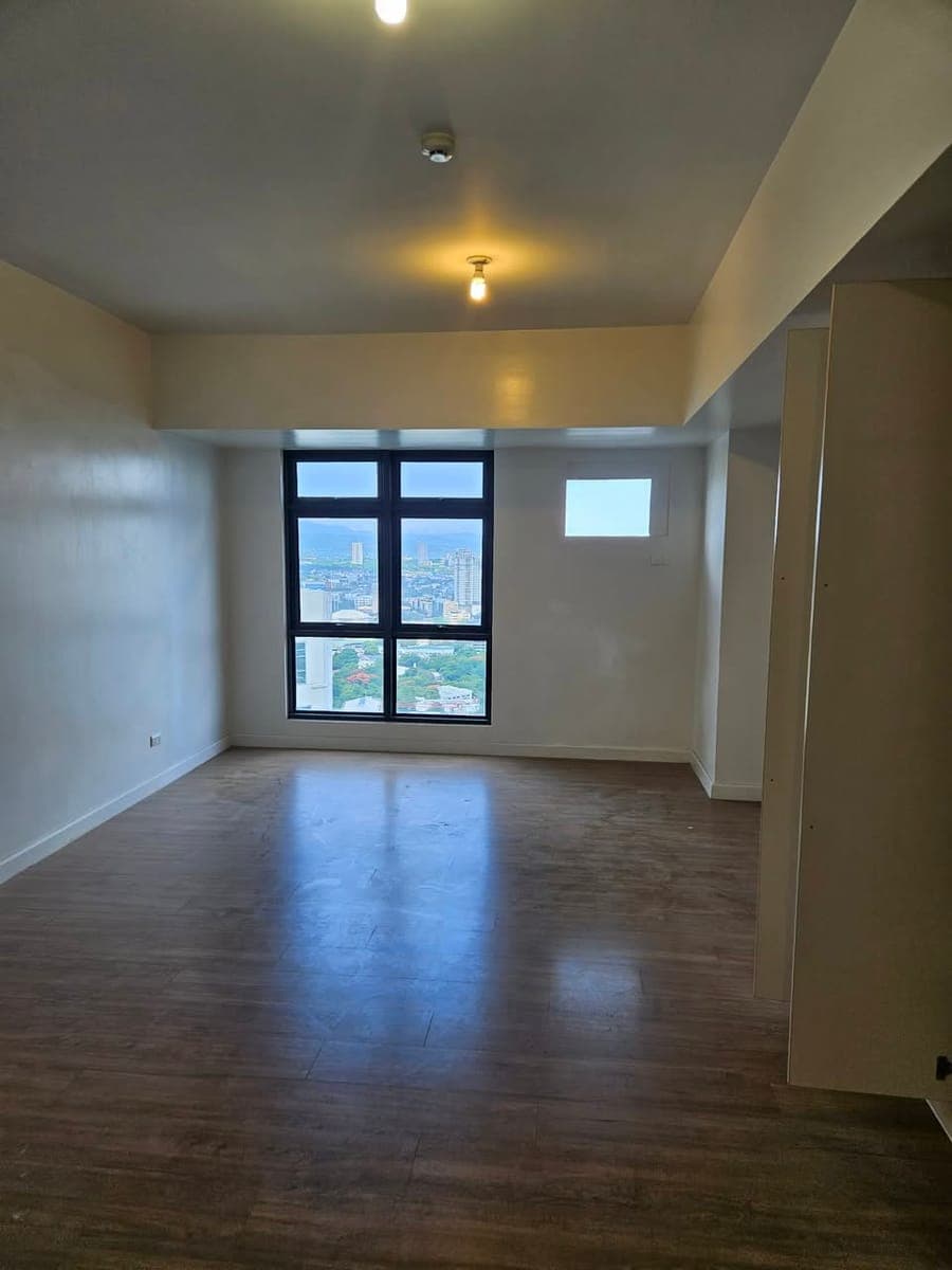 For Lease: - photo 2