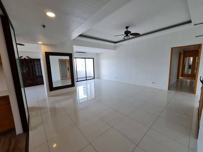 FOR LEASE | Luxury 3BR Penthouse Unit - Eisenhower Greenhills - photo 4