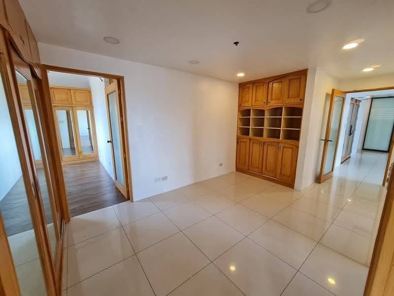 FOR LEASE | Luxury 3BR Penthouse Unit - Eisenhower Greenhills - photo 5