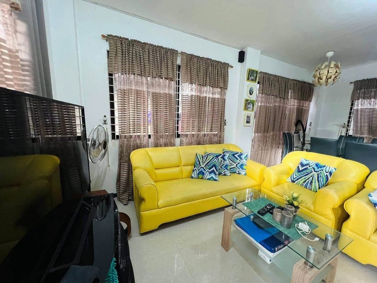 EXCLUSIVE DIRECT LISTING - photo 2