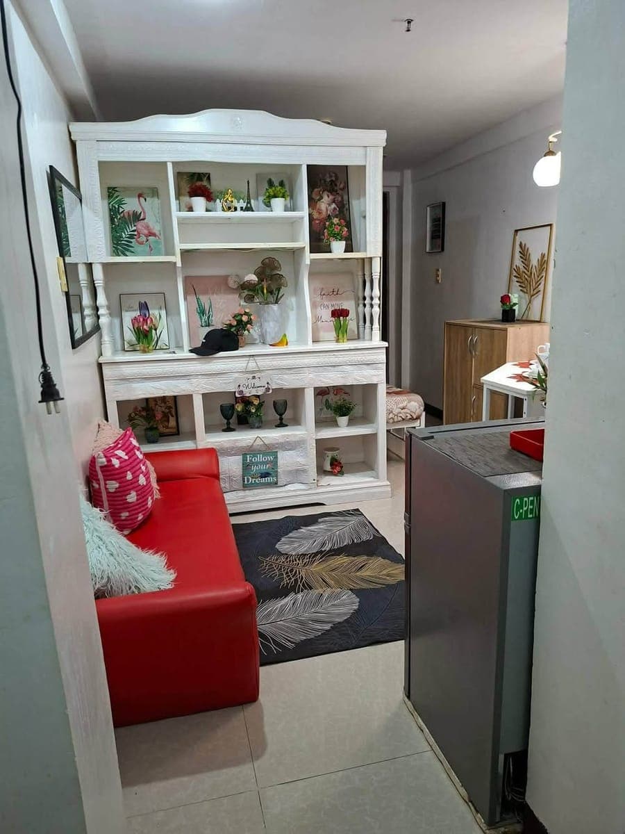 Affordable studio living with balcony—perfect for city dwellers! - photo 2