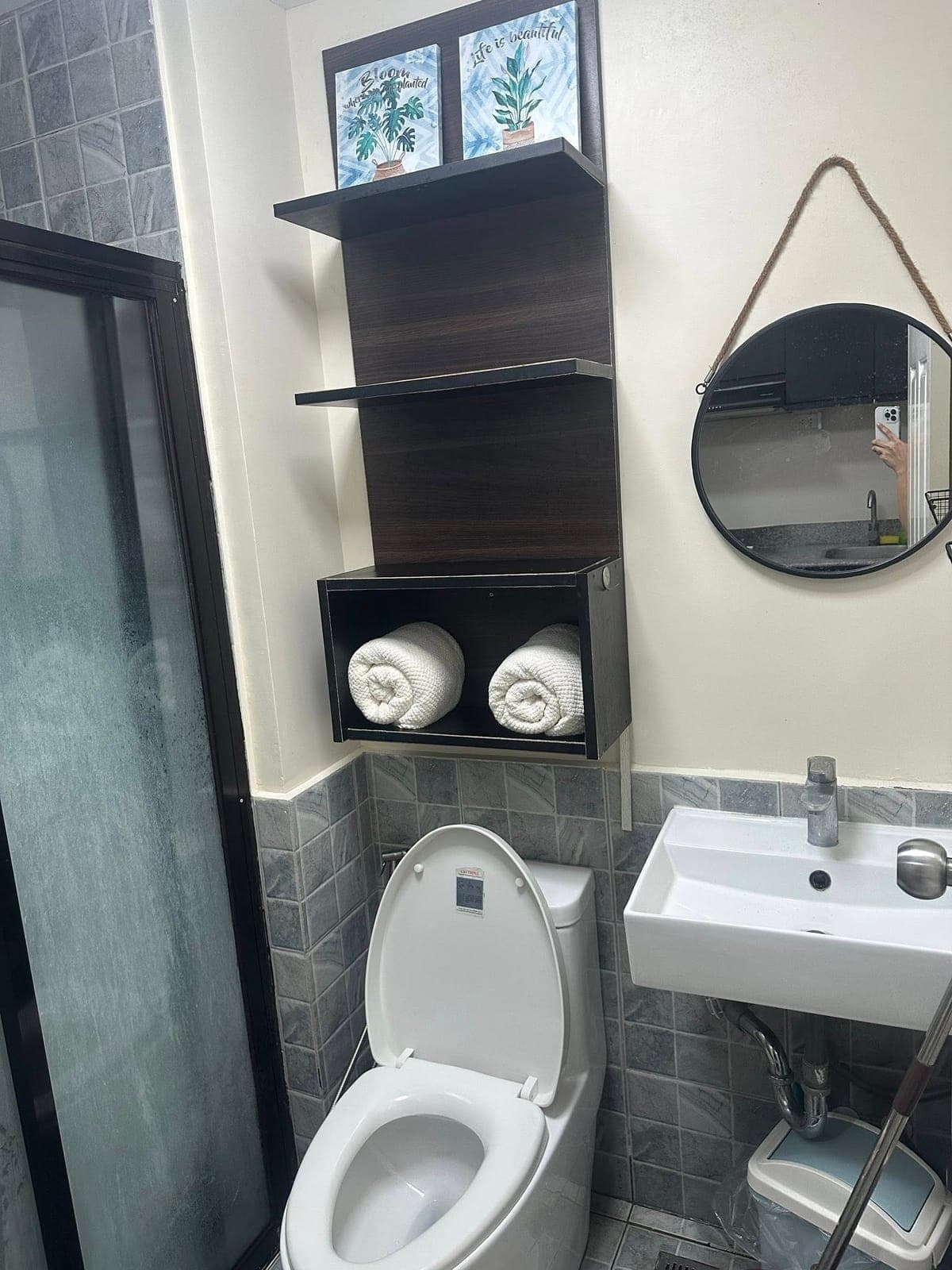 CONDO FOR RENT - photo 2