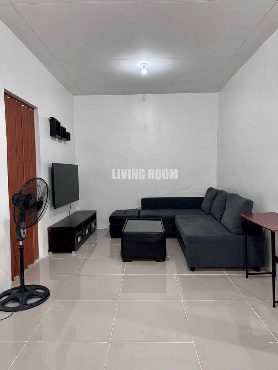 2 upperbunk bedspace available - photo 2
