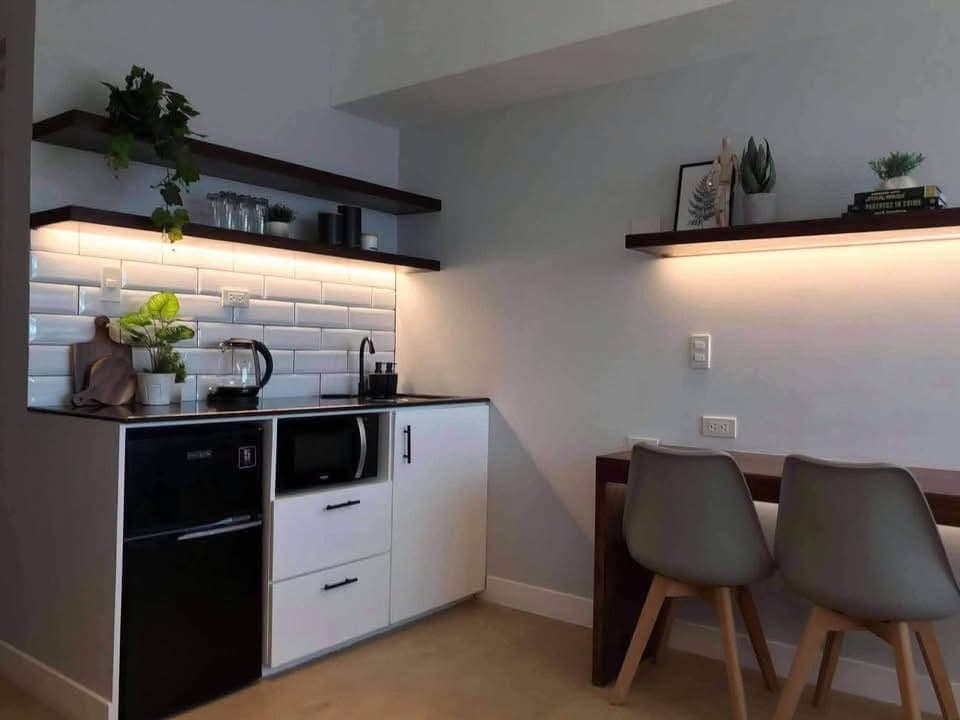 FULLY FURNISHED CONDO FOR RENT - photo 1