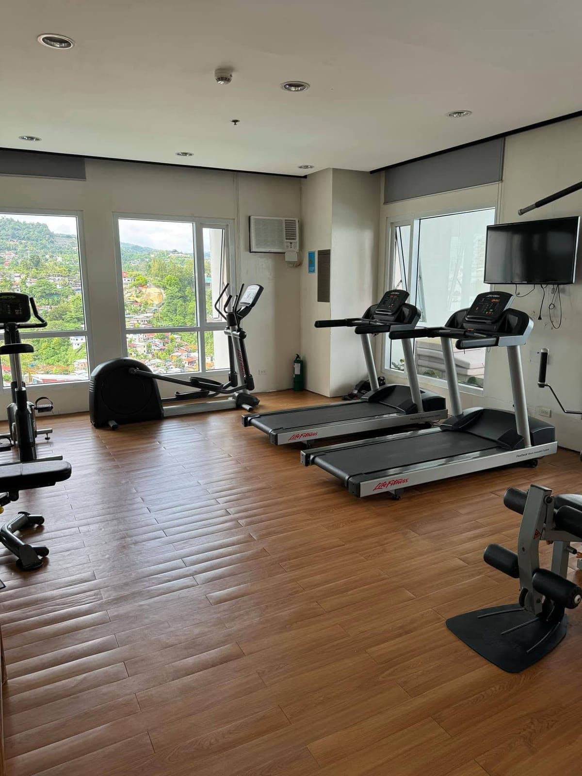 FOR RENT! Php 55k ONLY 😱For Rent Corner 2BR CONDO Unit  in Marco Polo Tower 1 WITH PARKING - photo 11